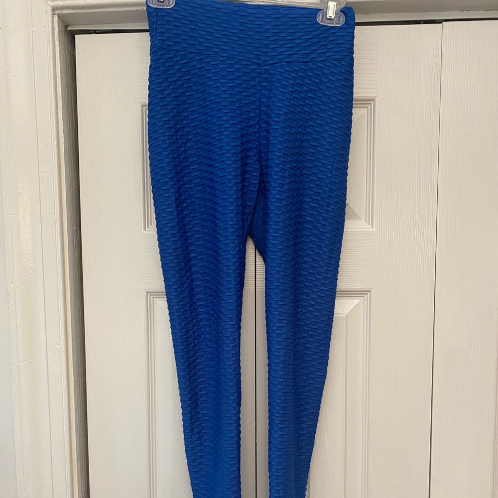 Blue workout leggings